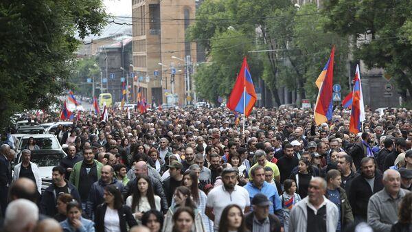 Armenians throng to the capital to demand prime minister’s resignation